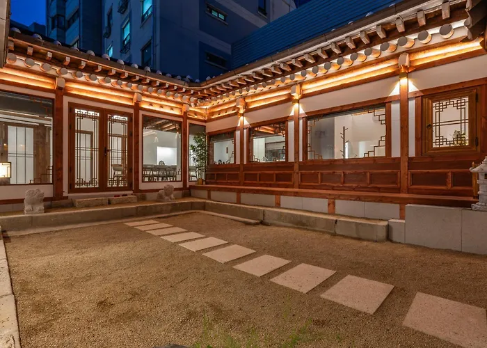 Maju Hanokstay Ikseon 마주한옥스테이