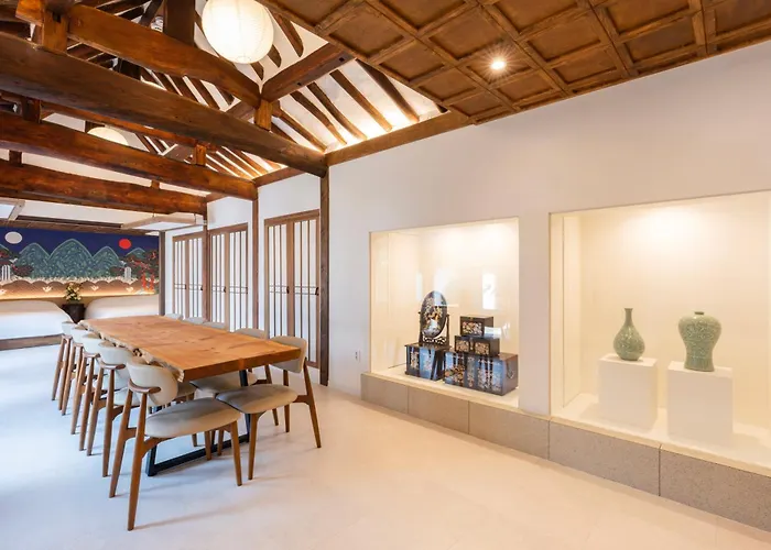 Maju Hanokstay Ikseon 마주한옥스테이 Hébergement de vacances