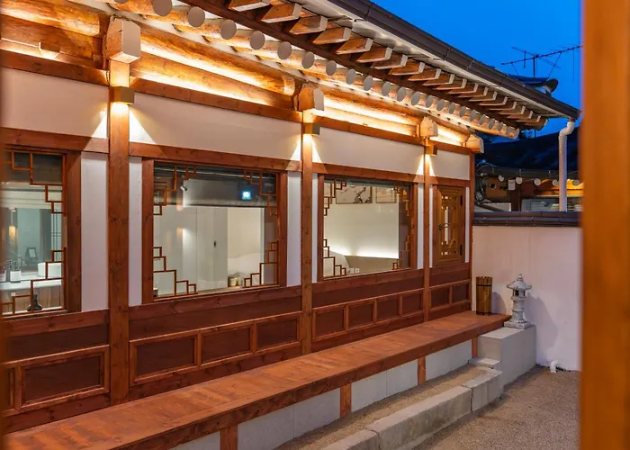 Maju Hanokstay Ikseon 마주한옥스테이 Hébergement de vacances *
